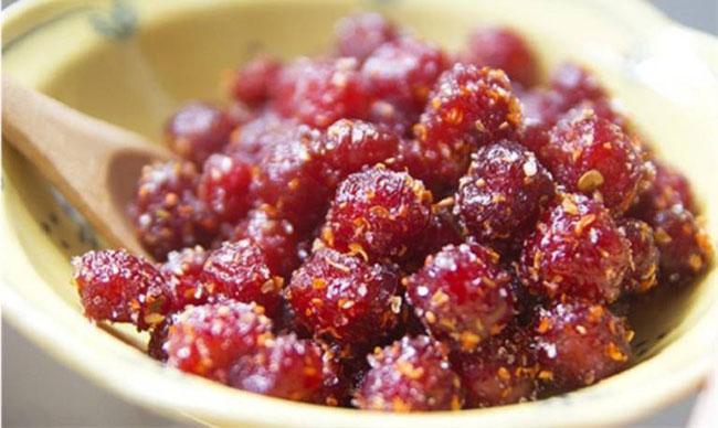 Thứ quả dại bỗng chốc hót cả trong ẩm thực thường ngày lẫn y học cổ truyền, biết giá càng muốn mua ăn - Ảnh 8. Thứ quả dại bỗng chốc hót cả trong ẩm thực thường ngày lẫn y học cổ truyền, biết giá càng muốn mua ăn - Ảnh 8.