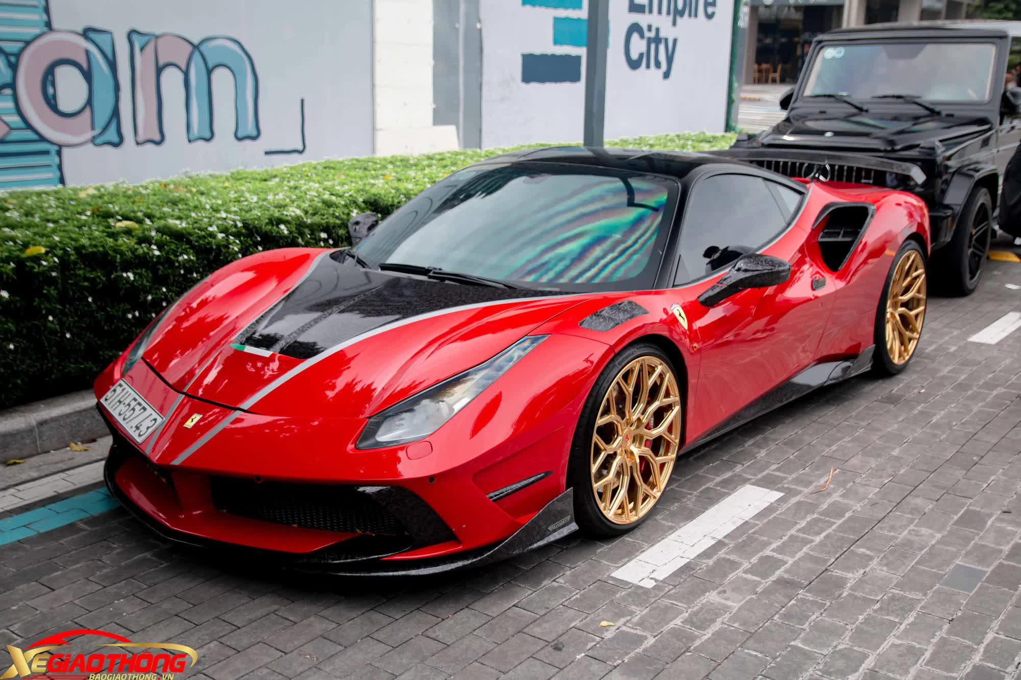 Ferrari 488 GTB độ &quot;khủng&quot; nhất Việt Nam xuống phố - Ảnh 2.