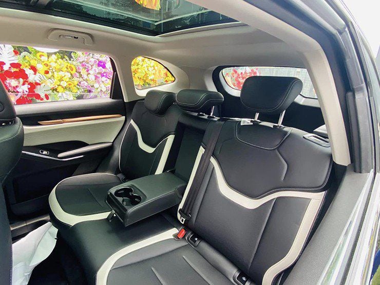 Đây là mẫu SUV nổi bật với nội thất siêu rộng, động cơ ăn xăng cực ít - Ảnh 3.