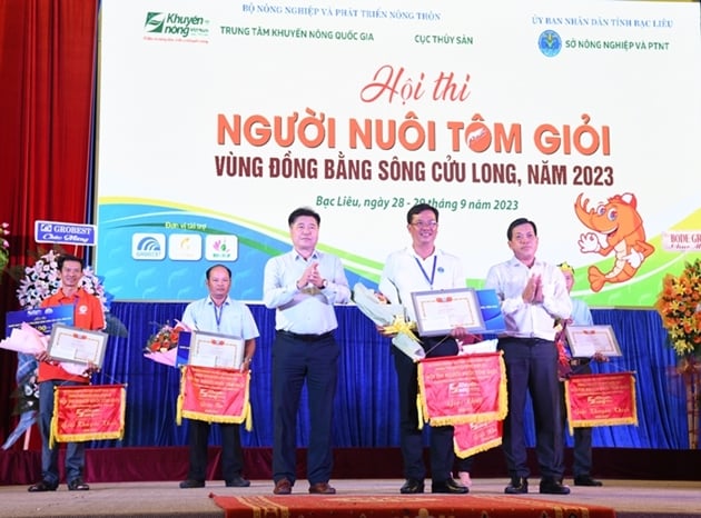 Thi tài nuôi tôm giỏi, chia sẻ kiến thức hay  - Ảnh 1.