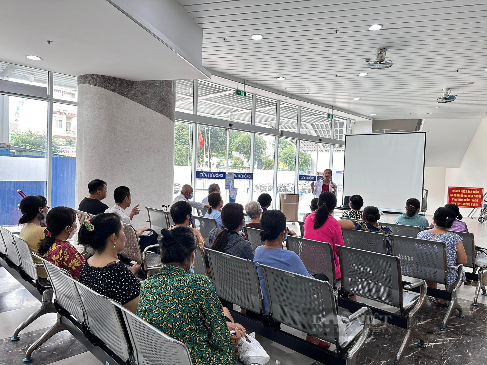 Hợp đồng dịch vụ ‘thi công tháo dở’ Bệnh viện An Bình:  Mất cả chì lẫn chài - Ảnh 4.