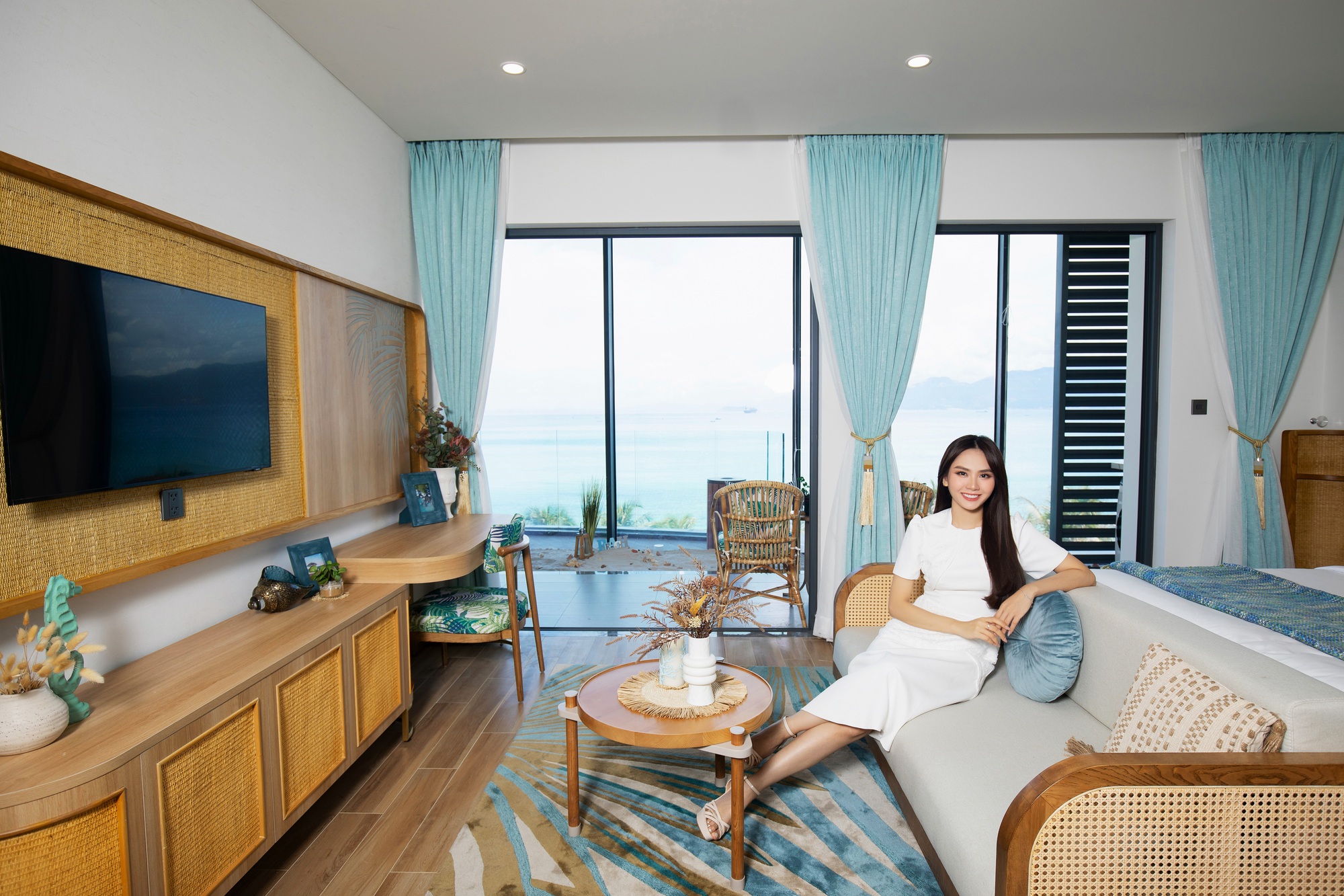 Căn hộ “một bước chân chạm biển” MerryHome (MerryLand Quy Nhơn) thu hút nghệ sĩ trẻ - Ảnh 1.