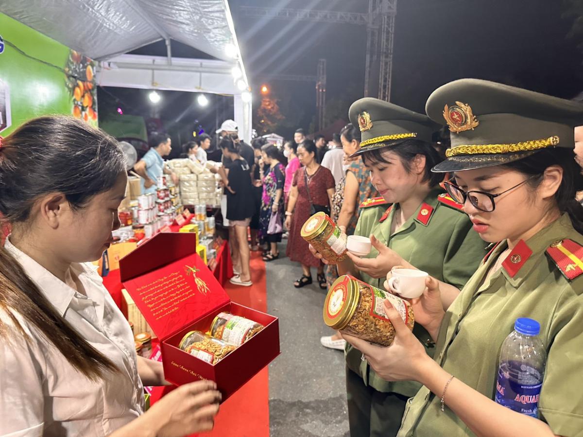 Bắc Giang: Phấn đấu đến 2025 sẽ có 03 sản phẩm OCOP 5 sao - Ảnh 1.