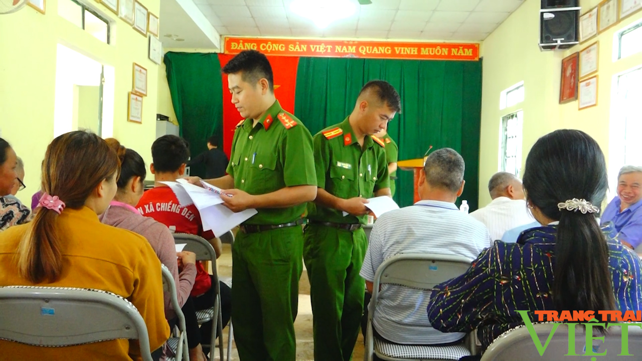 Chiềng Đen: Xã đầu tiên của Sơn La đạt tiêu chuẩn "không có ma tuý" - Ảnh 4. Chiềng Đen: Xã đầu tiên của Sơn La đạt tiêu chuẩn "không có ma tuý" - Ảnh 4.