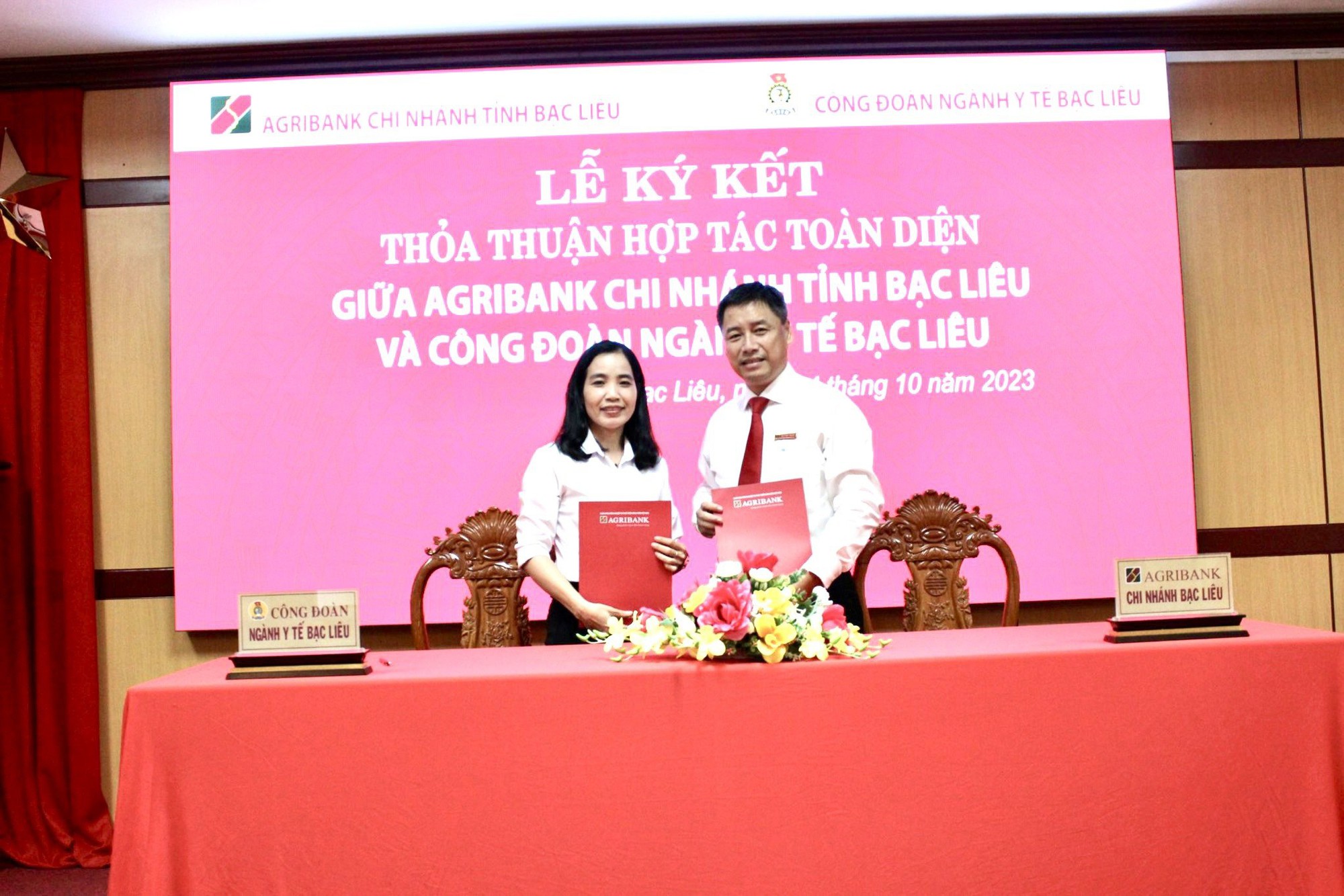 Agribank Bạc Liêu thỏa thuận hợp tác Công đoàn ngành Y tế Bạc Liêu - Ảnh 1. Agribank Bạc Liêu thỏa thuận hợp tác Công đoàn ngành Y tế Bạc Liêu - Ảnh 1.