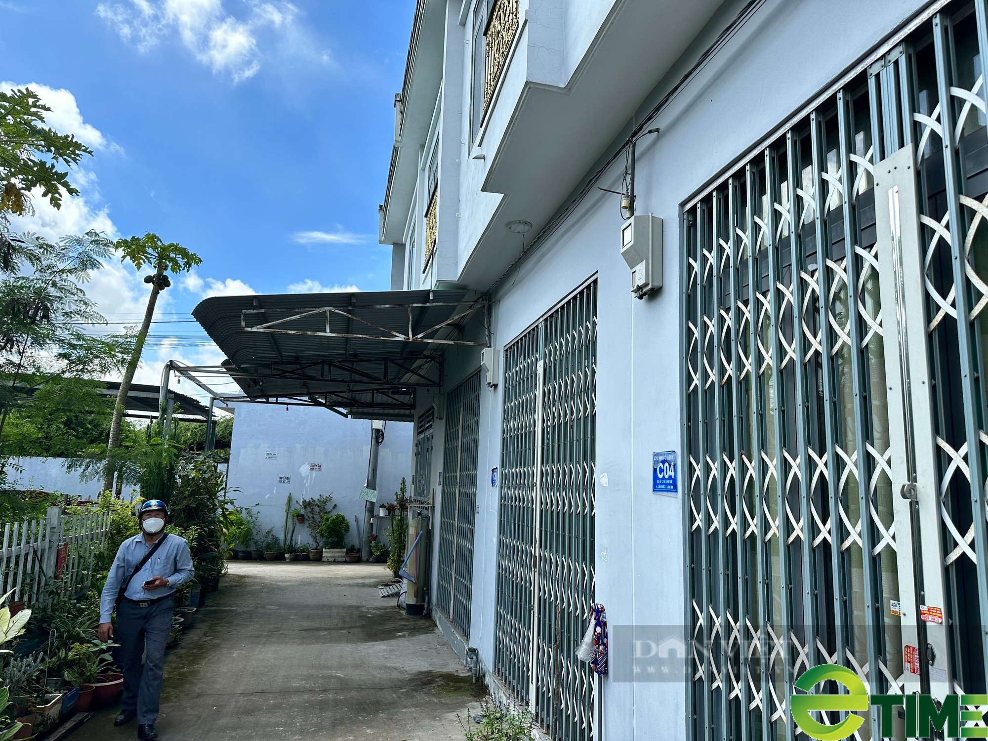 Ba dãy nhà liền kề với 40 căn hộ chưa được cấp phép, chủ đầu tư vẫn chuyển nhượng bán sạch cho khách hàng - Ảnh 2.