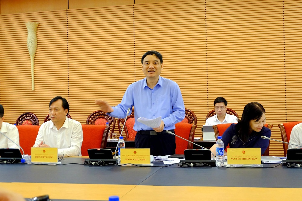 Ngành giáo dục cần tập trung vào chính sách học phí, lương và thu nhập cho nhà giáo - Ảnh 2.