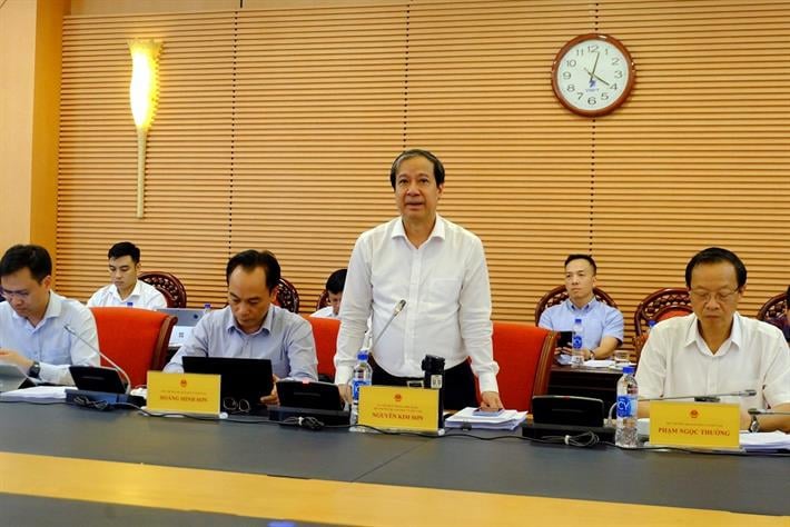 Ngành giáo dục cần tập trung vào chính sách học phí, lương và thu nhập cho nhà giáo - Ảnh 1.