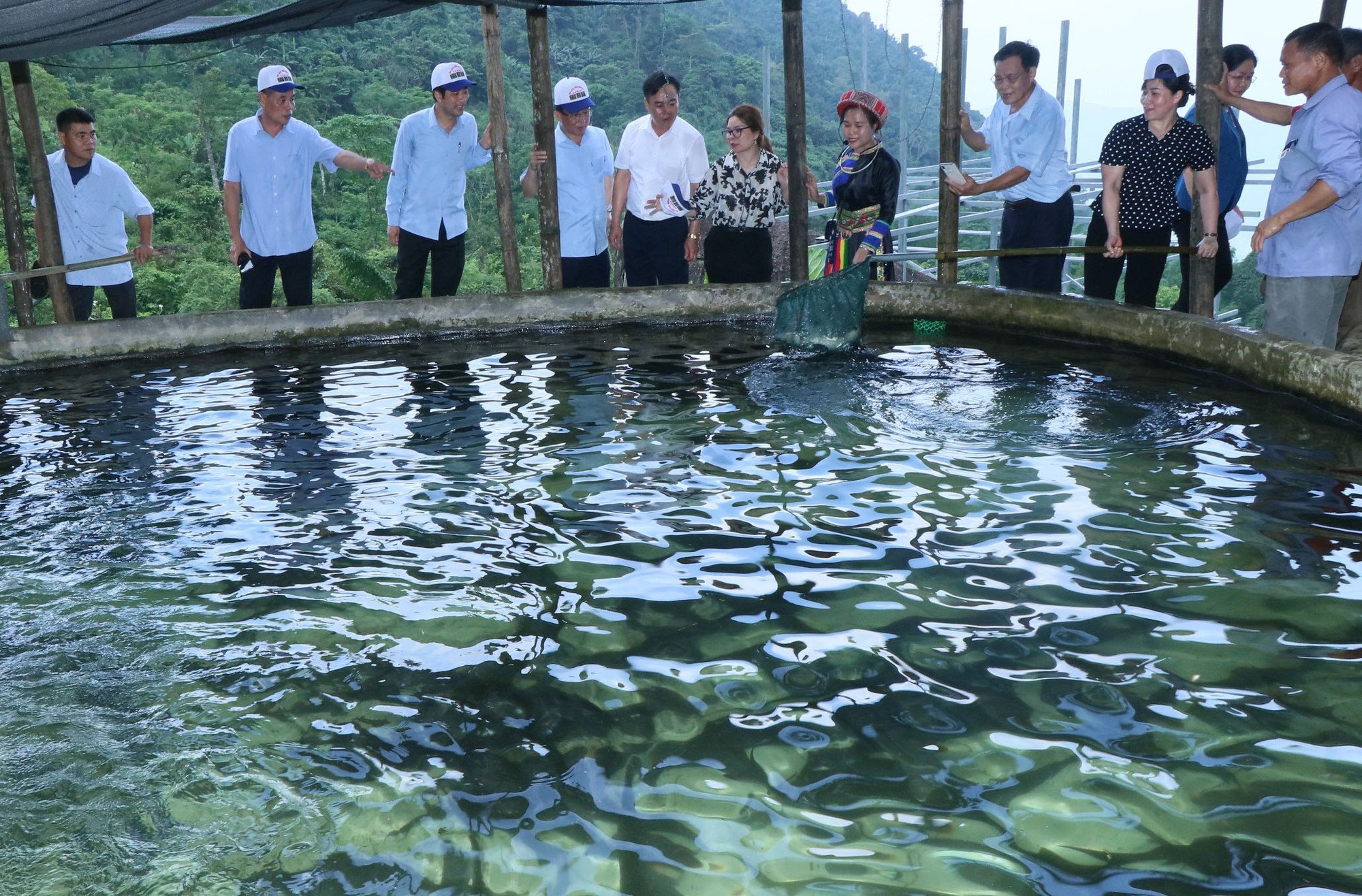 Chủ tịch HND tỉnh Bắc Kạn: Cần tăng cường chuyển giao khoa học kỹ thuật để nâng cao giá trị hàng hóa - Ảnh 3.