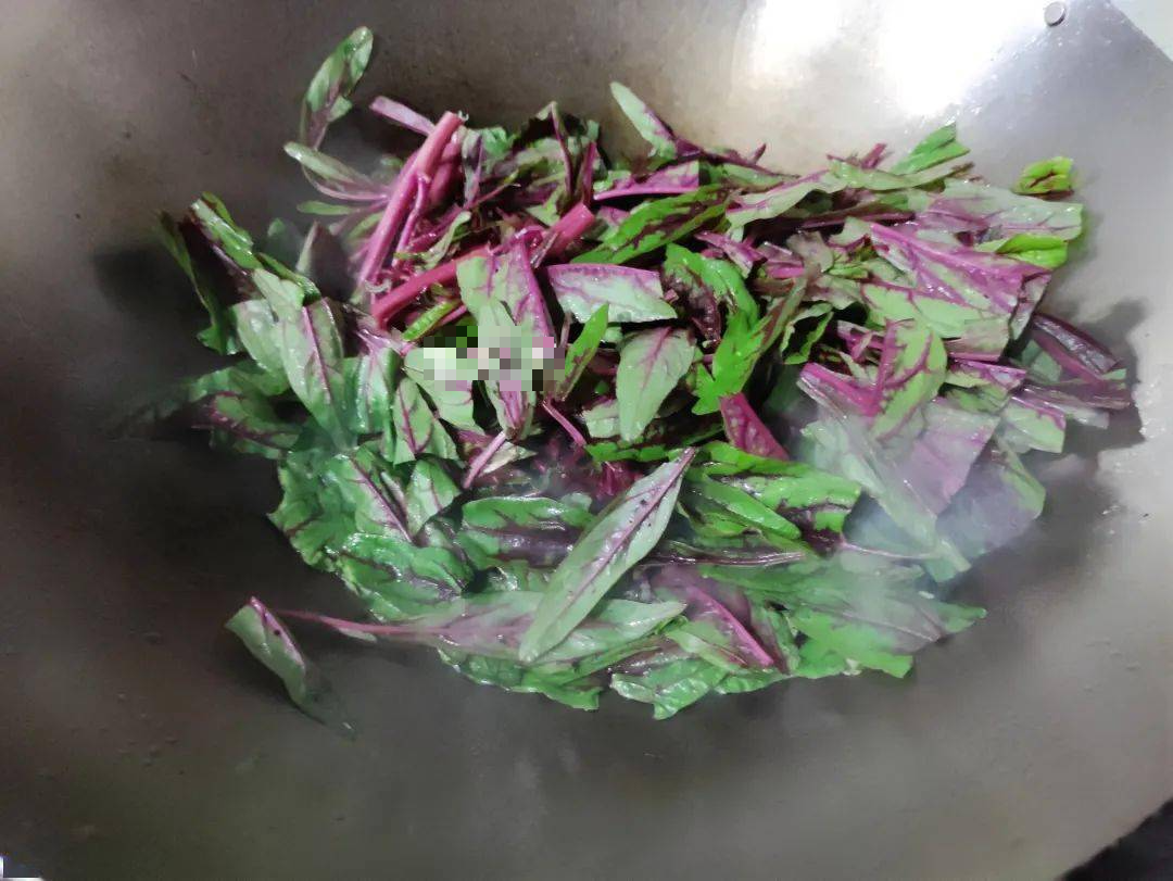 Loại rau có axit folic cao gấp 46 lần dưa chuột, bổ máu, dưỡng nhan, xào nhanh với tỏi rất thơm ngon - Ảnh 5.