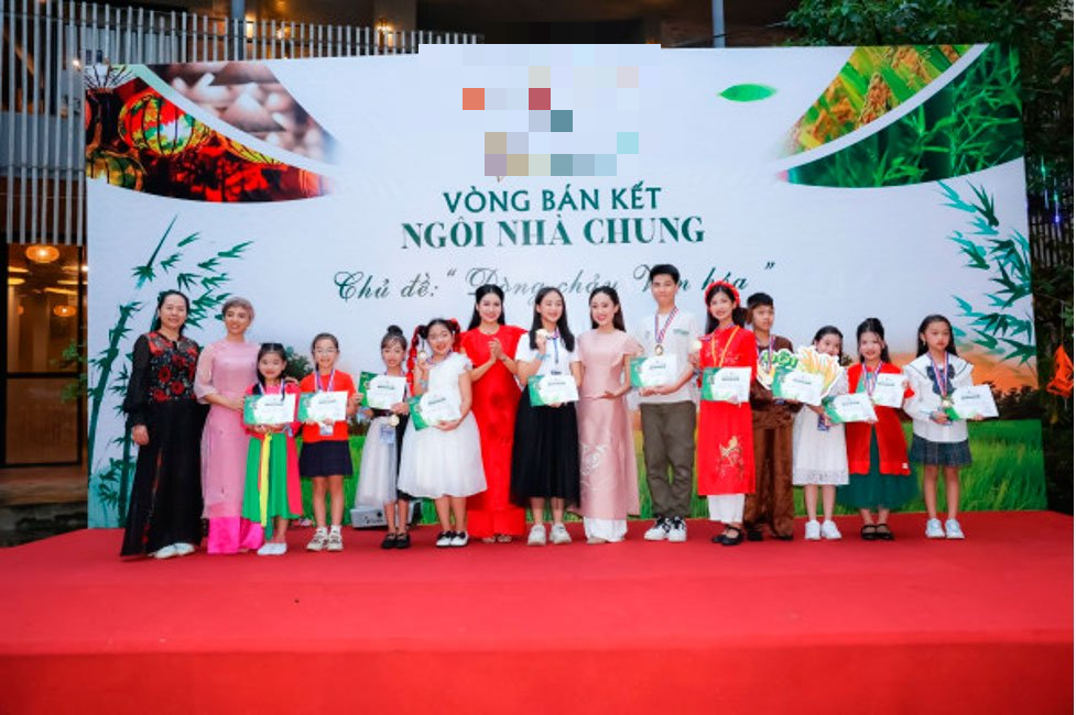 MC nhí vã mồ hôi nhóm lửa bằng củi tre, nấu cơm nồi đất... trước ngày đăng quang - Ảnh 3.