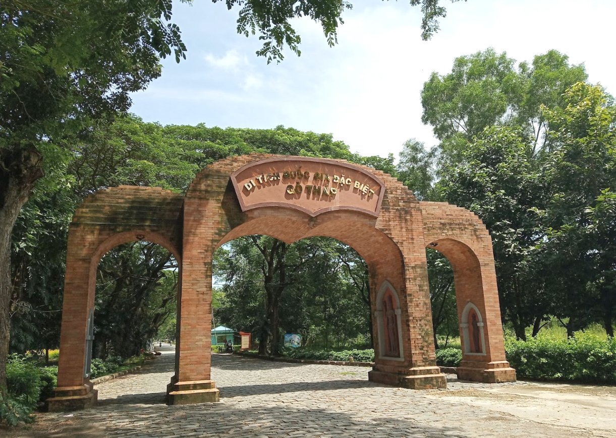 Ba cái gò đất ở một nơi của Đồng Tháp, khảo cổ đào lên phát lộ kiến trúc cổ, có phế tích tháp 10 tầng - Ảnh 1.