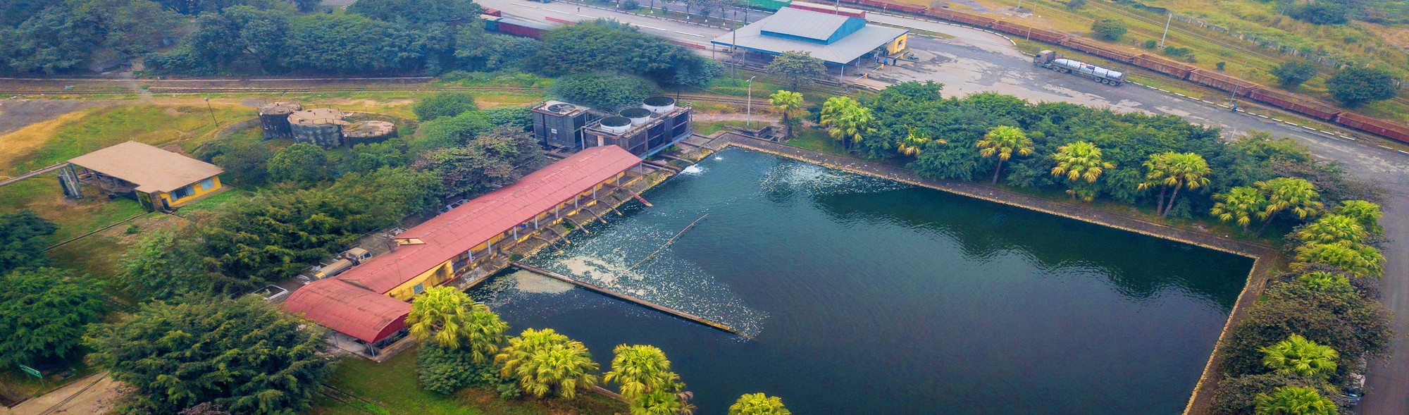 Nhà thơ &quot;thần đồng&quot; Trần Đăng Khoa thăm nhà máy phân bón rộng 75ha của Supe Lâm Thao - Ảnh 2.