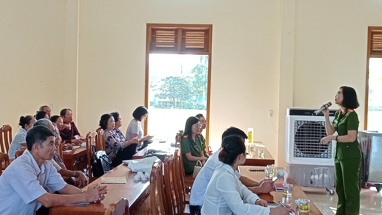 Hải Phòng: Bàn giao giống, vật tư mô hình ứng dụng chế phẩm sinh học trong thâm canh na theo hướng an toàn sinh học - Ảnh 4.