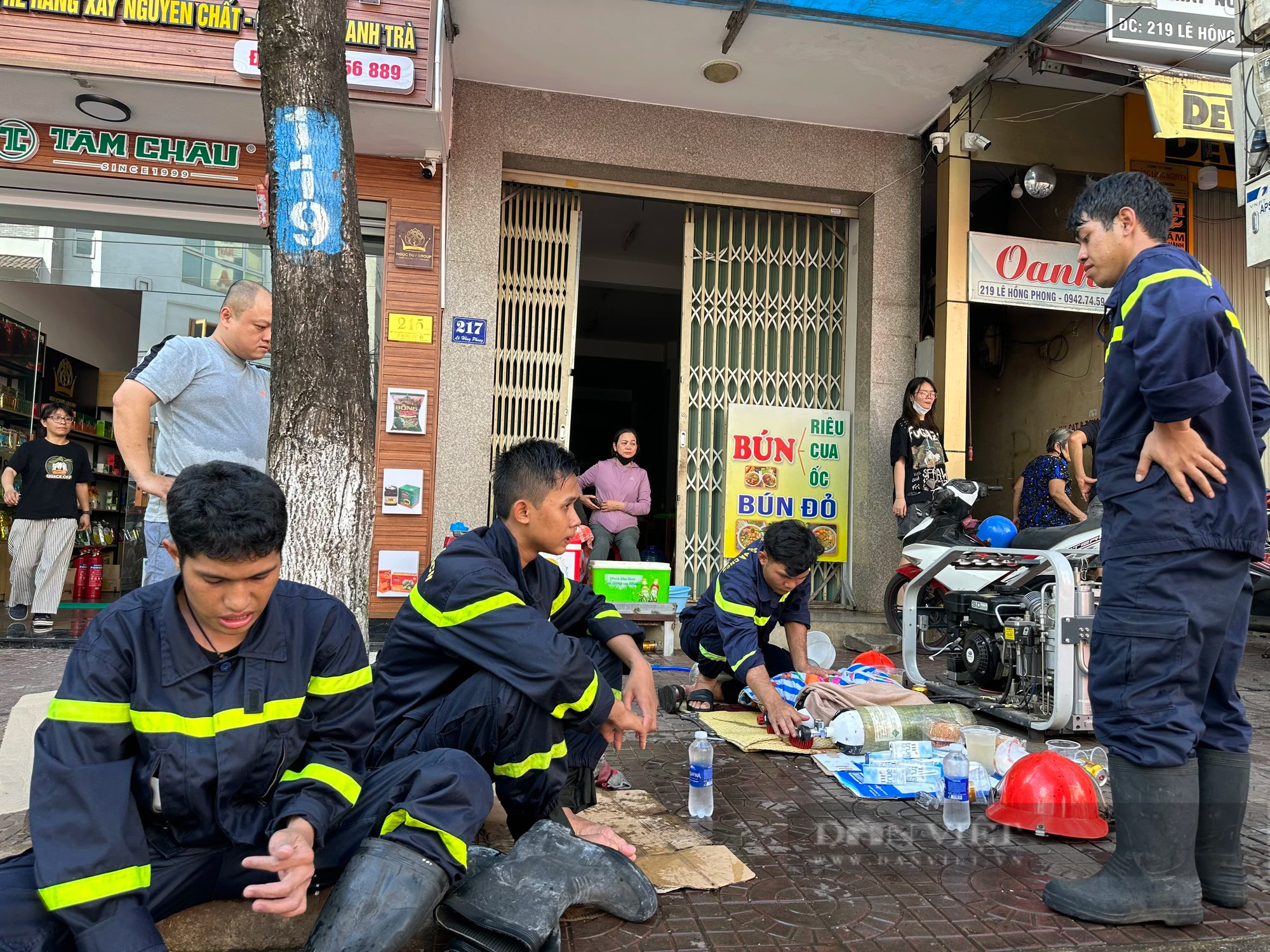 Khống chế được đám cháy lớn giữa trung tâm TP Buôn Ma Thuột - Ảnh 7.
