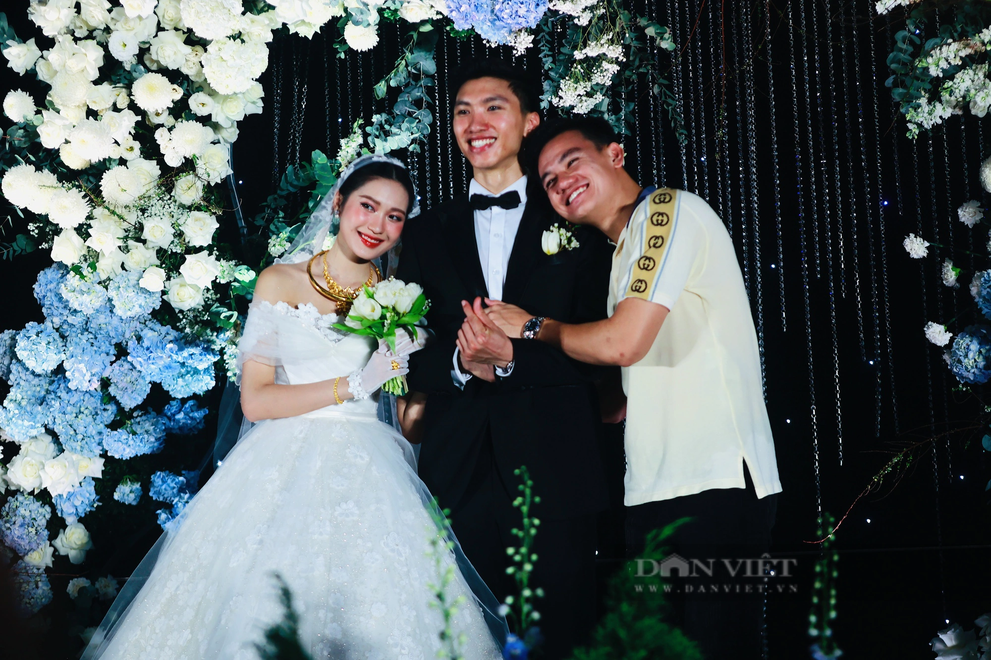 Đám cưới Đoàn văn Hậu gặp sự cố, Hoà Minzy làm điều dễ thương - Ảnh 8.