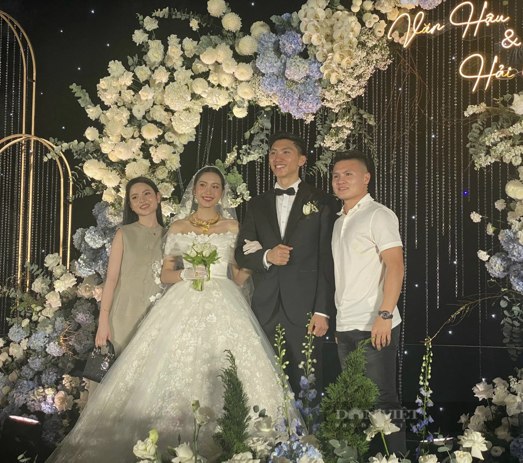 Đám cưới Đoàn văn Hậu gặp sự cố, Hoà Minzy làm điều dễ thương - Ảnh 9.
