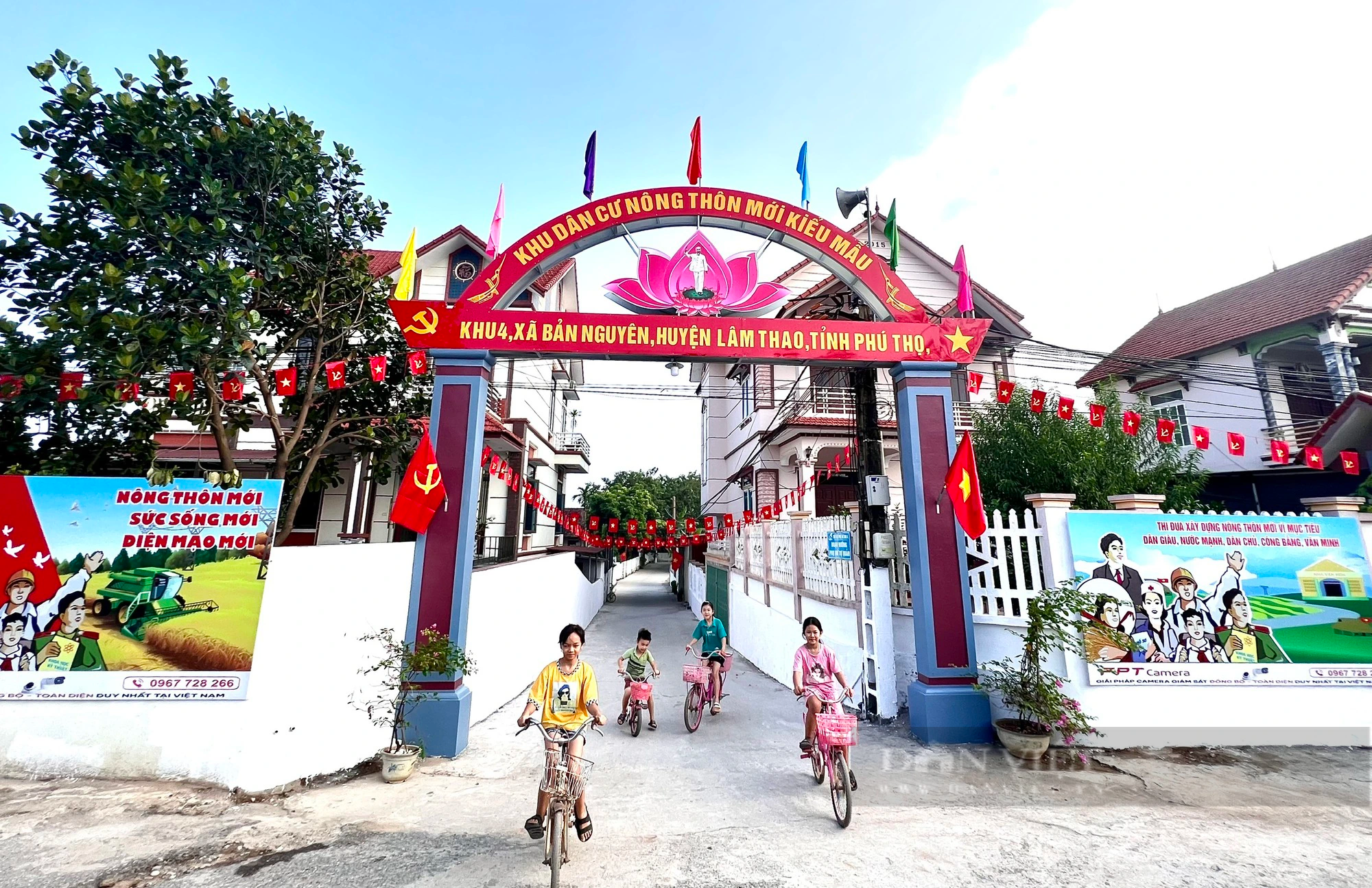 Bừng sáng khu dân cư nông thôn mới kiểu mẫu trên quê hương Đất Tổ - Ảnh 3.
