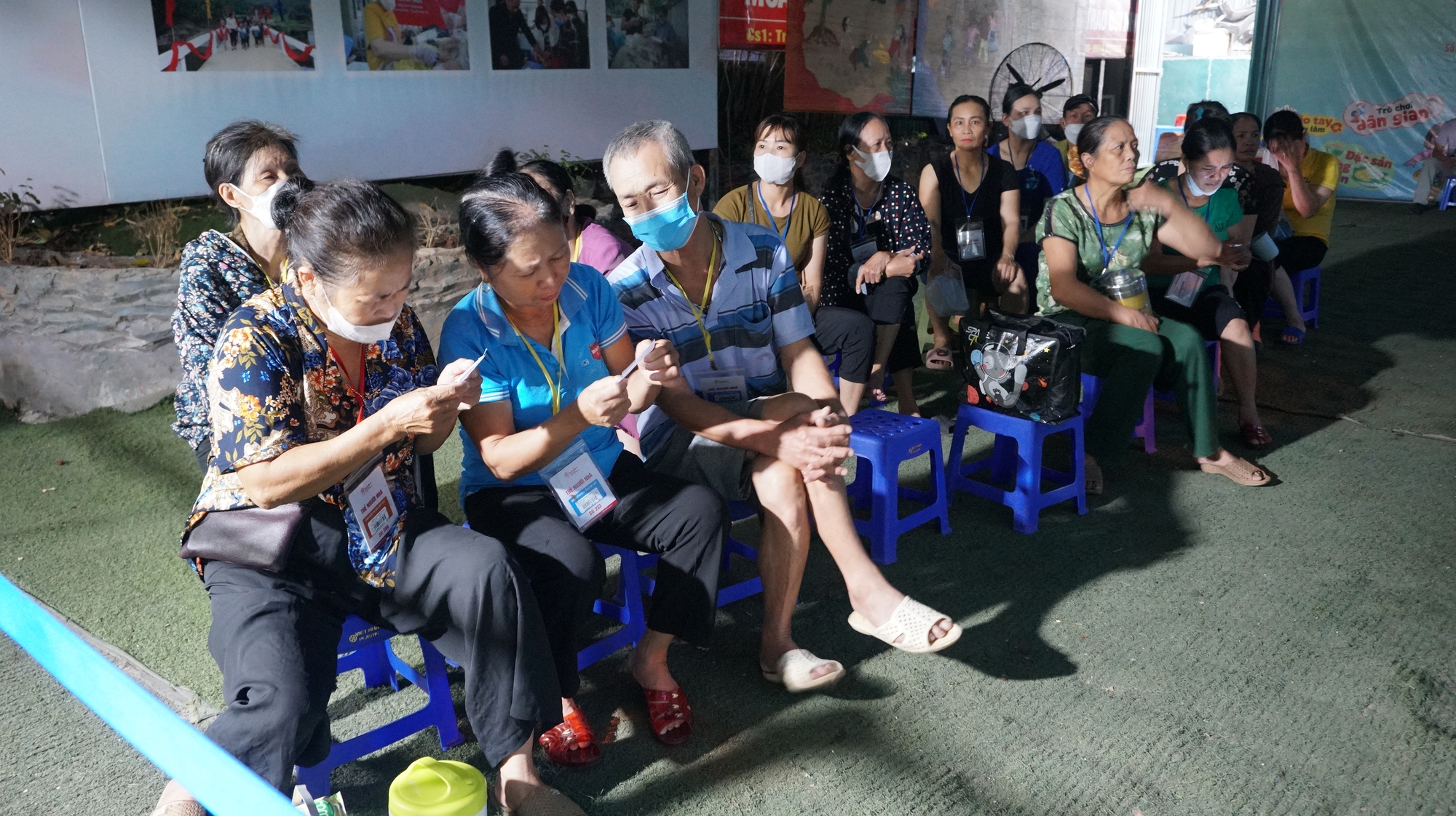 Ấm lòng bữa cơm 0 đồng san sẻ gánh nặng với bệnh nhân - Ảnh 2.