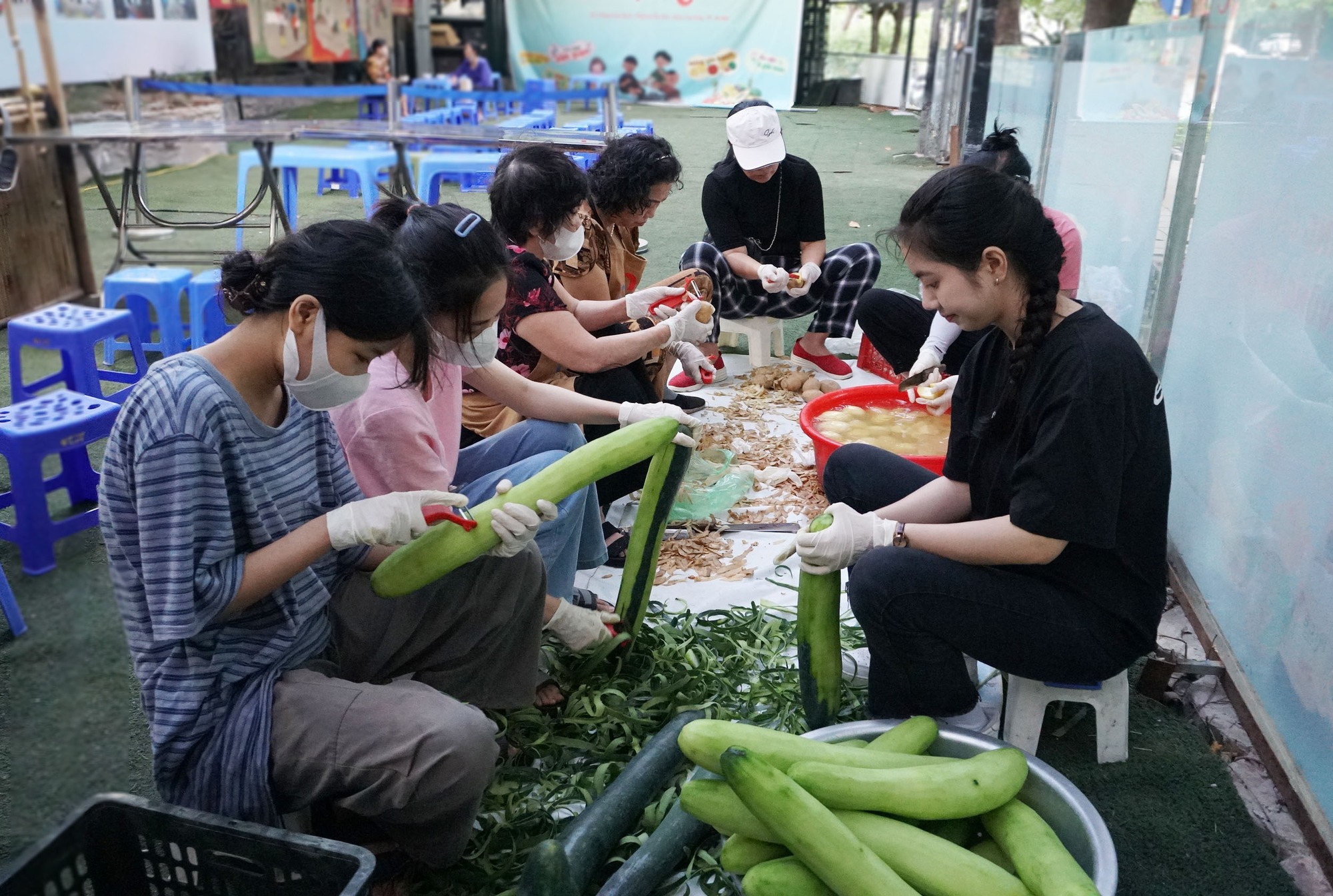 Ấm lòng bữa cơm 0 đồng san sẻ gánh nặng với bệnh nhân - Ảnh 4.