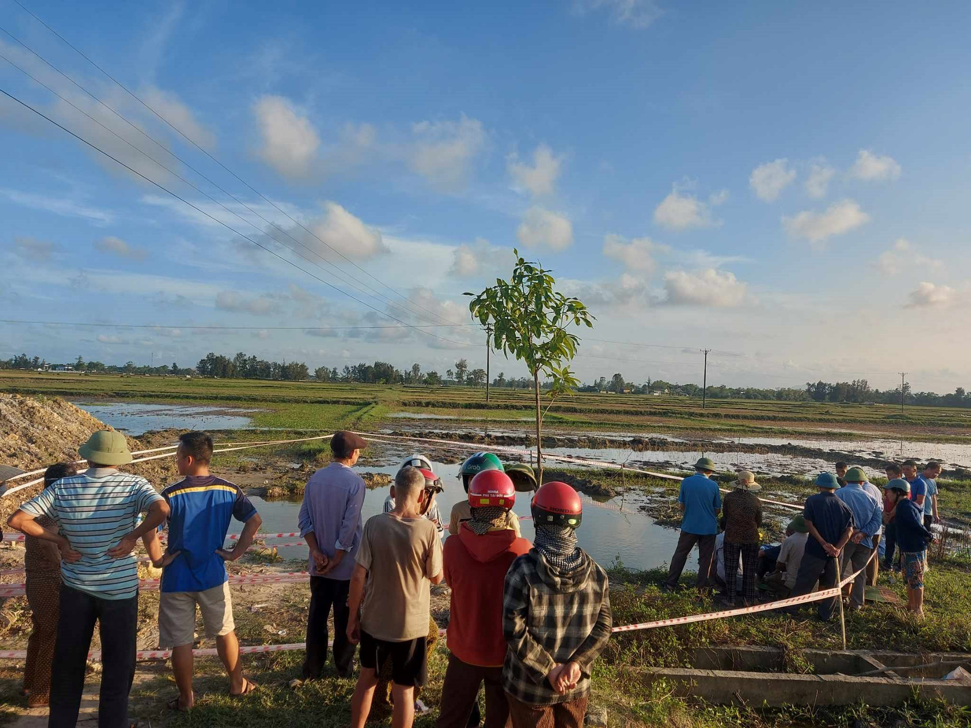 TIN NÓNG 24 GIỜ QUA: Lời khai nghi phạm vụ thi thể nữ trong bao tải; đứt cáp ròng rọc, 3 công nhân tử vong - Ảnh 10.