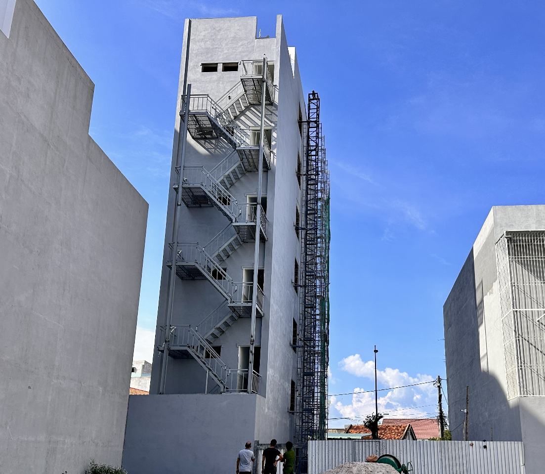 Vụ đứt cáp làm 3 người tử vong ở công trình xây dựng: UBND tỉnh Bình Thuận chỉ đạo khẩn trương điều tra - Ảnh 2.