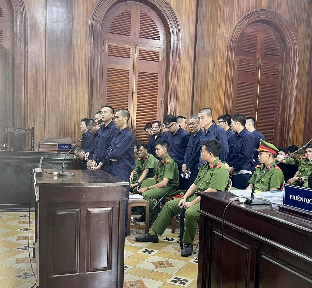 Vận chuyển trái phép chất ma túy 18 người bị phạt án tử hình - Ảnh 1.