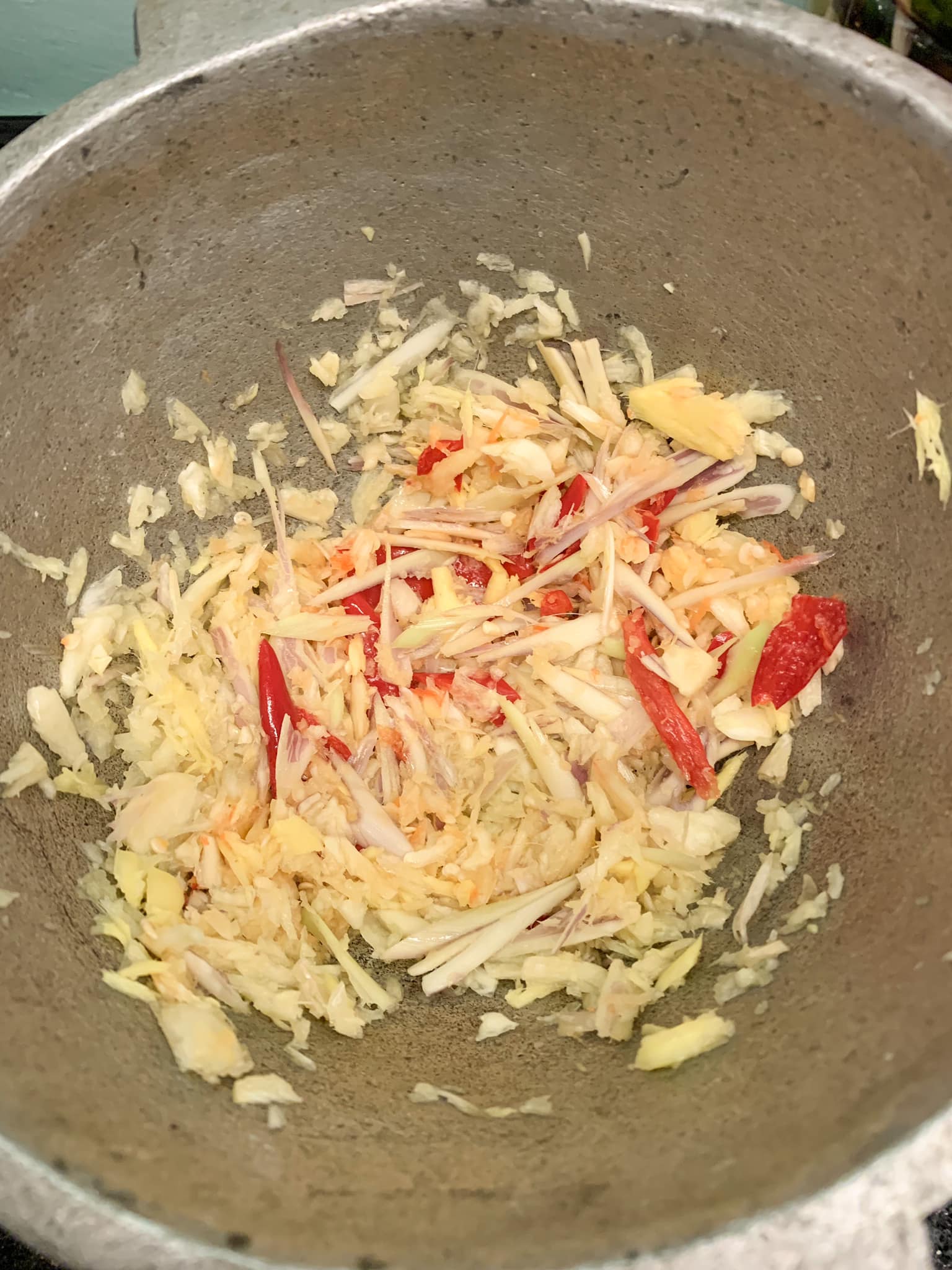 Bộ phận này của con bò được &quot;dân nhậu&quot; cực kì thích, đem ngâm với rau tiến vua thành món ăn tuyệt hảo - Ảnh 4.