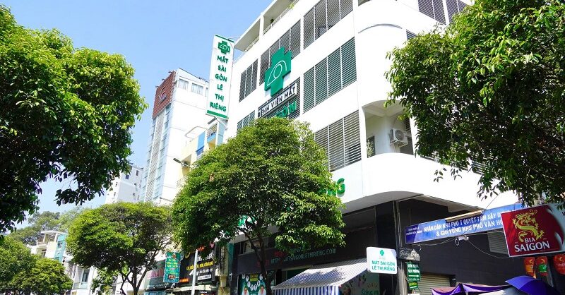 Mổ mắt xong thị lực còn 2/10, Sở Y tế TP.HCM vào cuộc - Ảnh 1.