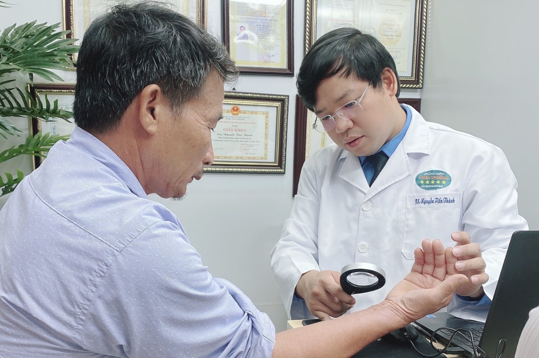 Tin lời đắp nhựa cây xương rồng chữa viêm da như &quot;thần dược&quot; trên mạng xã hội, người đàn ông nhận cái kết đắng - Ảnh 2.