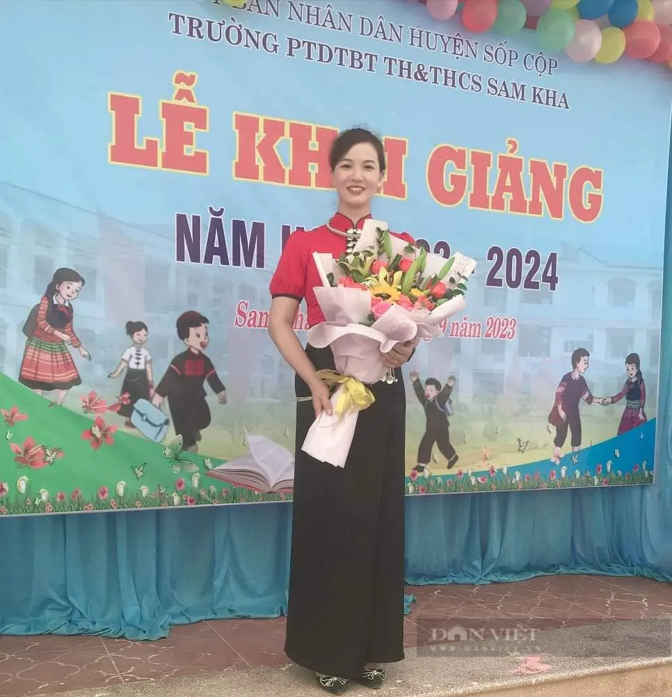 Gia cảnh đáng thương của cô học trò nghèo vùng biên Sơn La ước mơ được gặp mẹ - Ảnh 2. Gia cảnh đáng thương của cô học trò nghèo vùng biên Sơn La ước mơ được gặp mẹ - Ảnh 2.