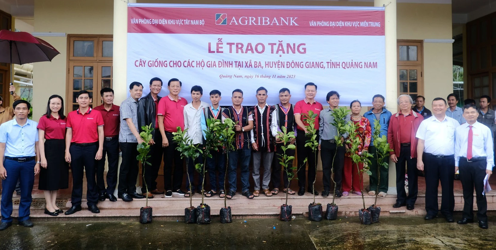 Đoàn Thanh niên Agribank khu vực Tây Nam Bộ trao &quot;sinh kế&quot; cho bà con nhân dân tại trên địa bàn tỉnh Quảng Nam - Ảnh 3.