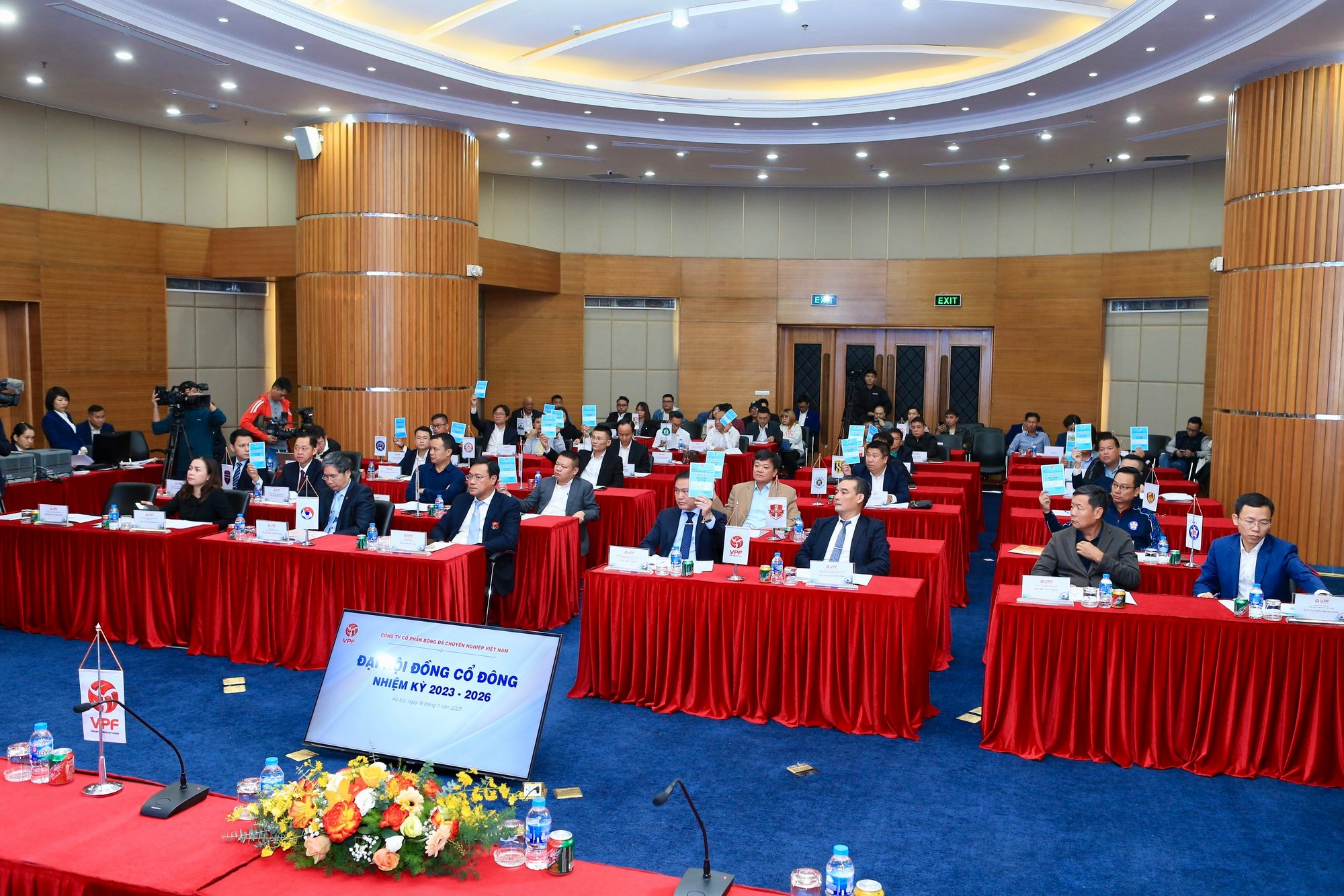 Ông Trần Anh Tú nói gì khi lại tái đắc cử Chủ tịch HĐQT VPF? - Ảnh 1.