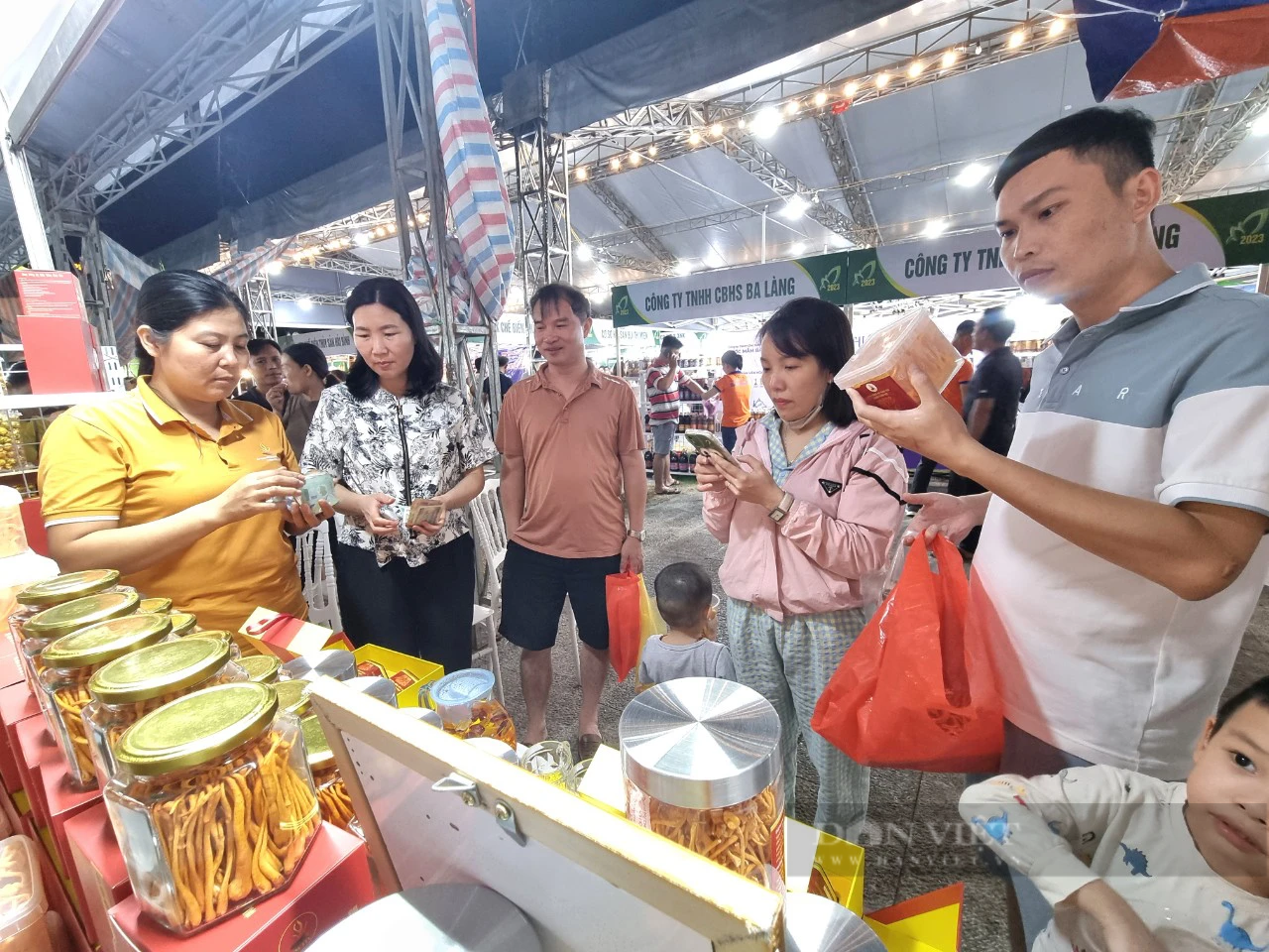 Nuôi cấy thành công đông trùng hạ thảo, 8X Thanh Hóa có doanh thu 10 tỷ đồng/năm - Ảnh 3.