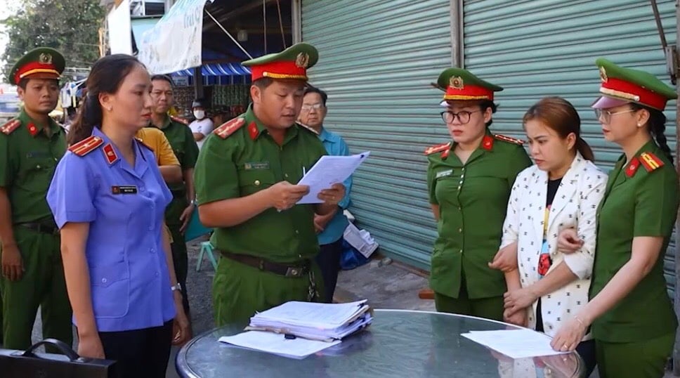 Nhiều người sập bẫy hụi là sự sang chảnh và võ bọc của chủ hụi Loan Chi  - Ảnh 1.