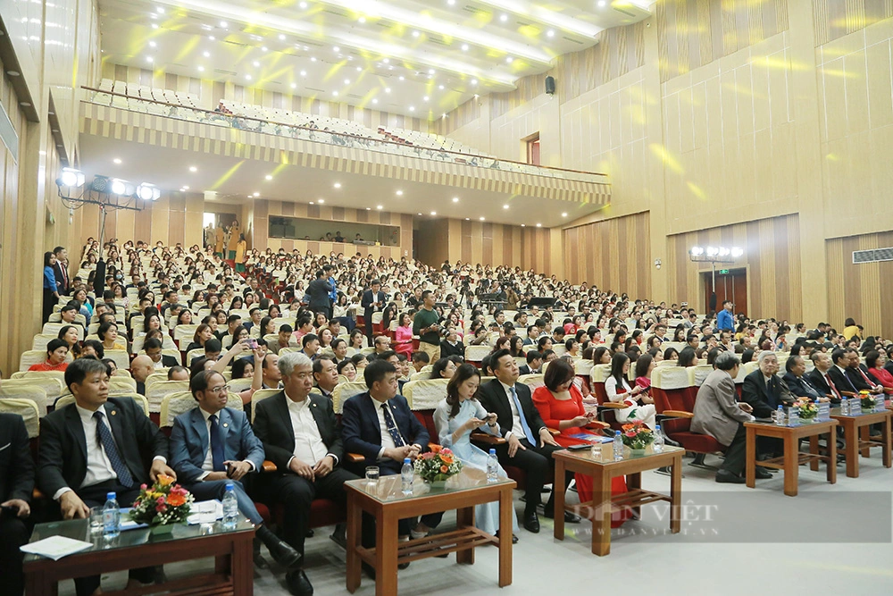 Bài phát biểu ngày 20/11 cực hay của hiệu trưởng Trường ĐH Sư phạm Hà Nội khiến giáo viên &quot;lặng người&quot; - Ảnh 2.