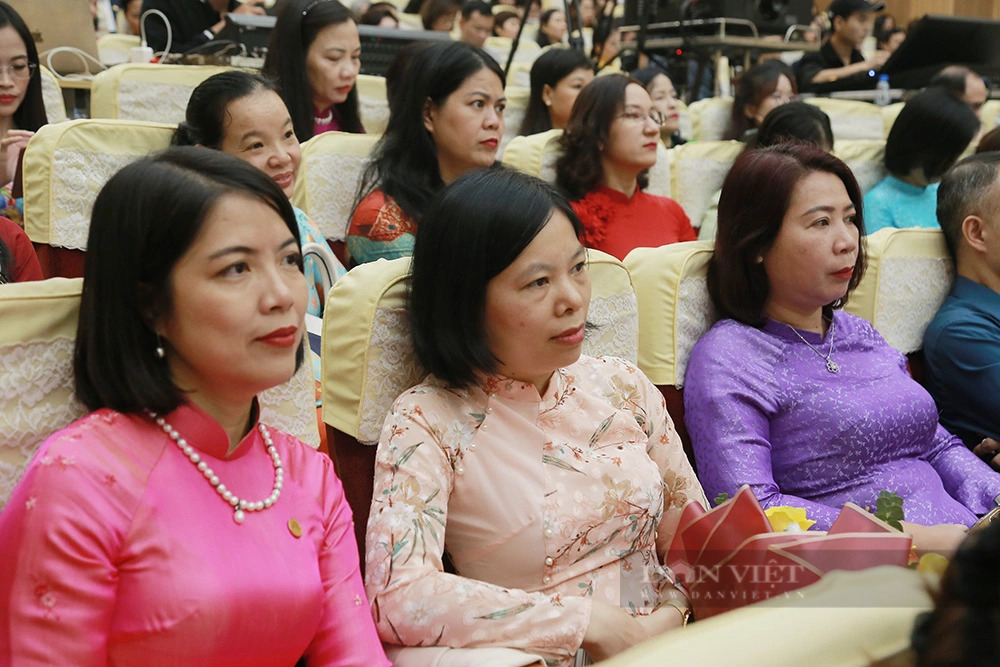 Bài phát biểu ngày 20/11 cực hay của hiệu trưởng Trường ĐH Sư phạm Hà Nội khiến giáo viên &quot;lặng người&quot; - Ảnh 4.