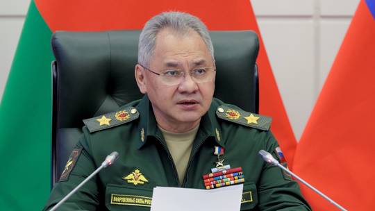 Bị Nga chọc thủng hàng phòng ngự, lính Ukraine đầu hàng hàng loạt, chịu thương vong khổng lồ - Ảnh 1.