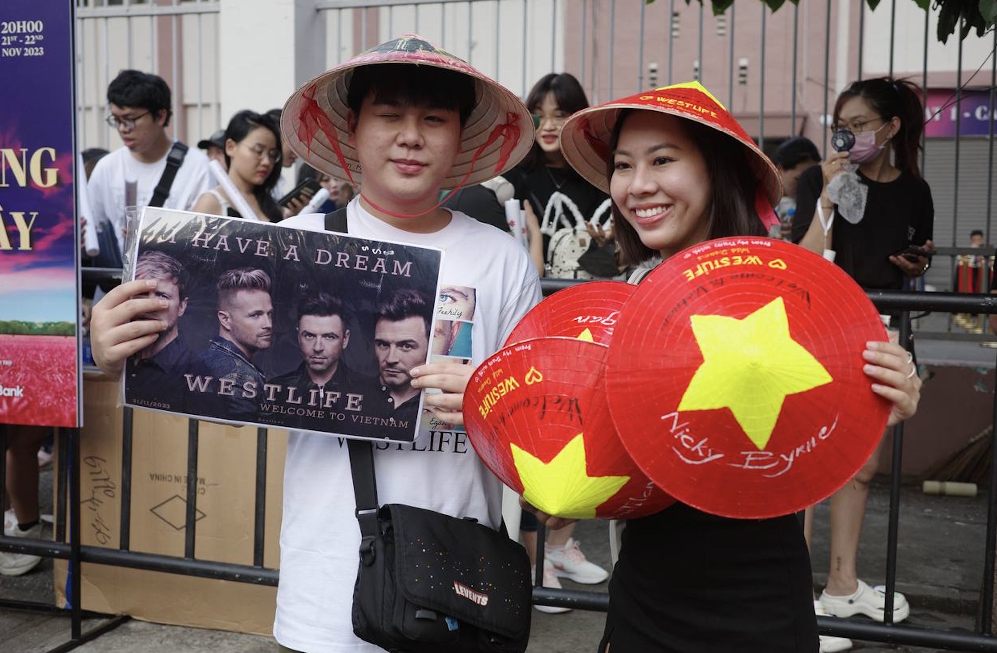 Khán giả concert Westlife bức xúc, đòi hoàn vé ngay trước giờ diễn - Ảnh 6.