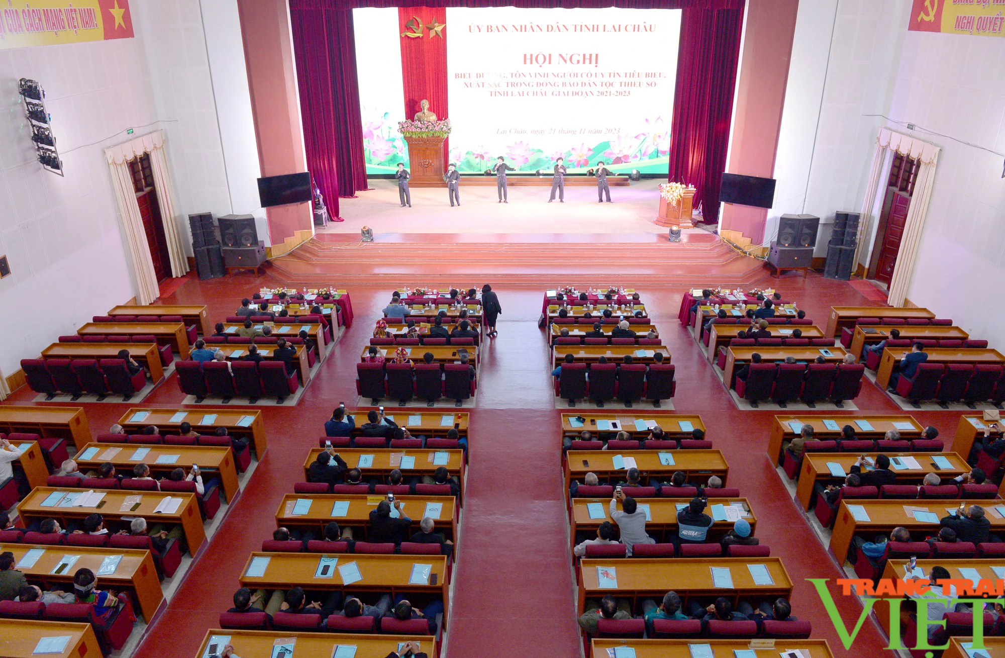 Lai Châu: Biểu dương, tôn vinh người có uy tín tiêu biểu xuất sắc giai đoạn 2021 - 2023 - Ảnh 1.