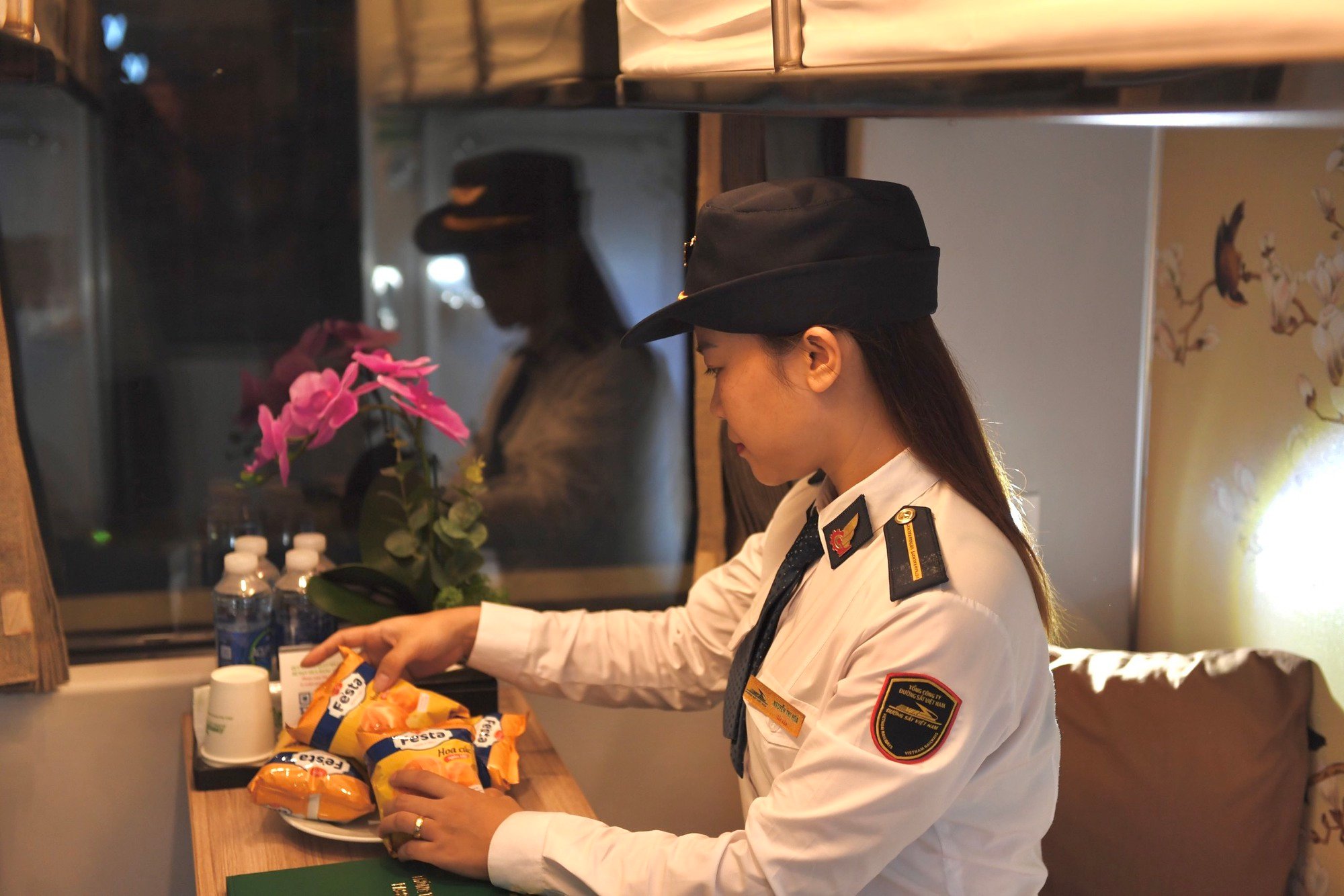 Khá phá toa tàu, đầu máy của ngành đường sắt đang sửa chữa nâng cấp - Ảnh 10.