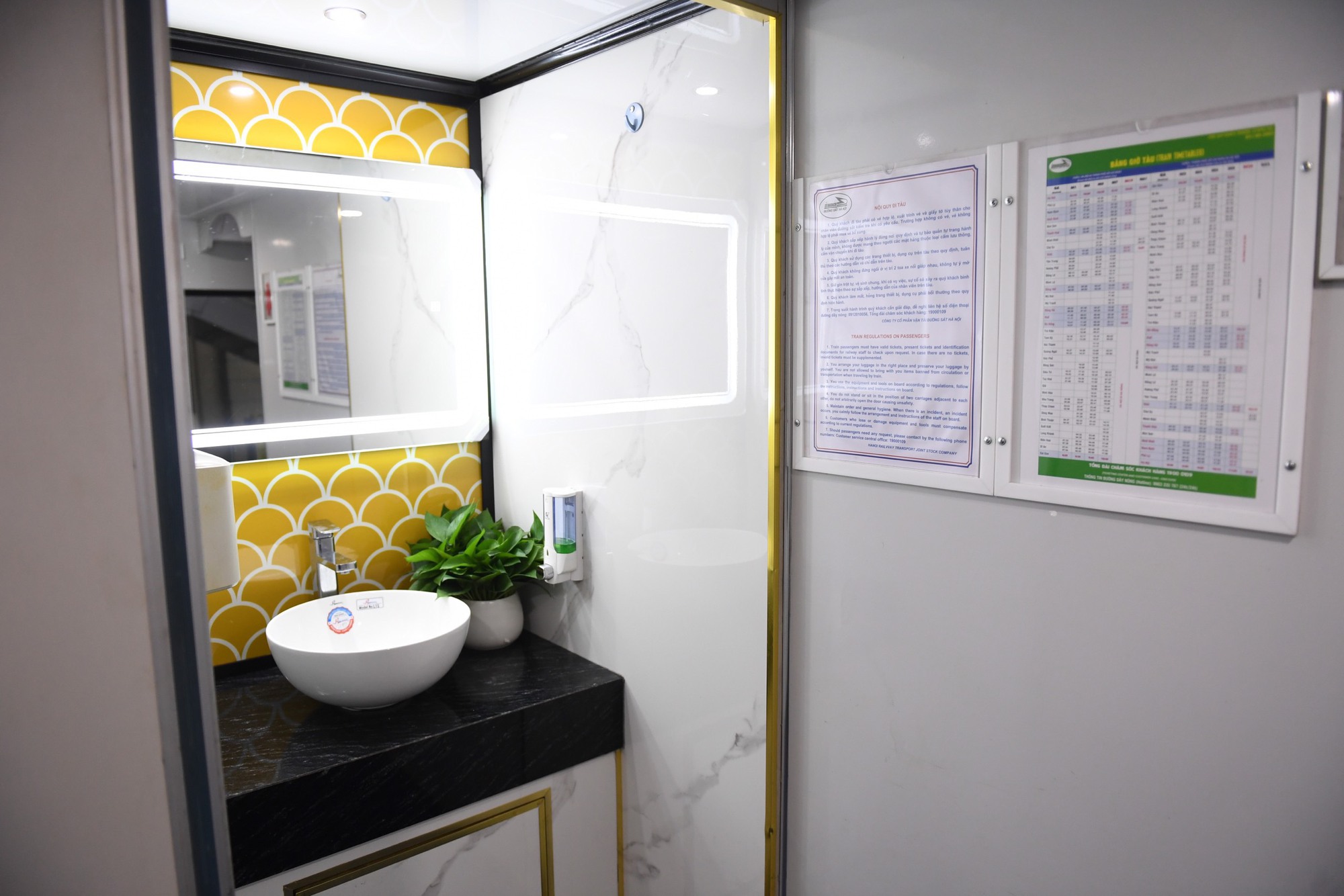 Khá phá toa tàu, đầu máy của ngành đường sắt đang sửa chữa nâng cấp - Ảnh 9.