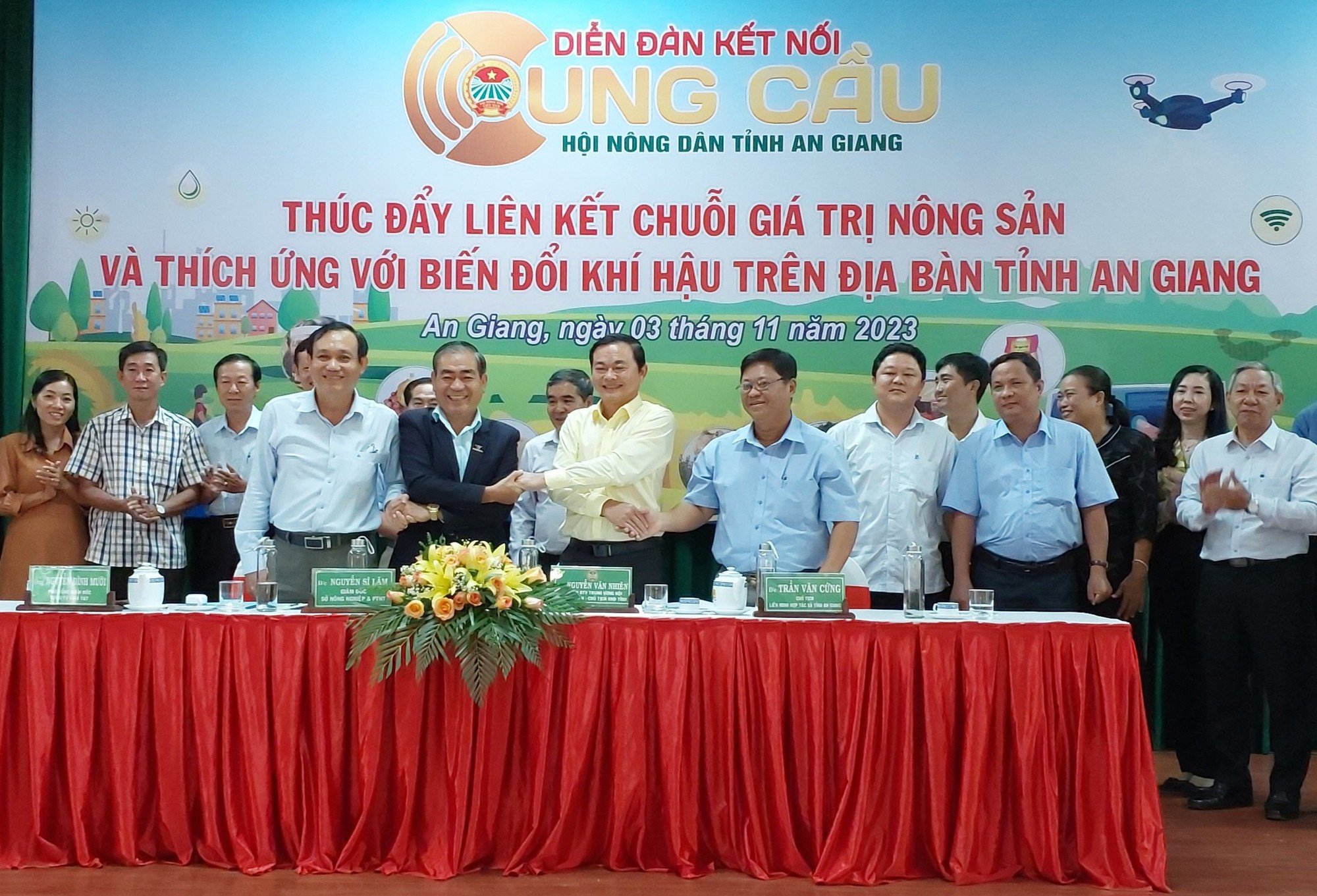 Hội Nông dân An Giang làm cầu nối giúp nông dân, HTX liên kết với doanh nghiệp xây dựng cánh đồng lớn. - Ảnh 2.