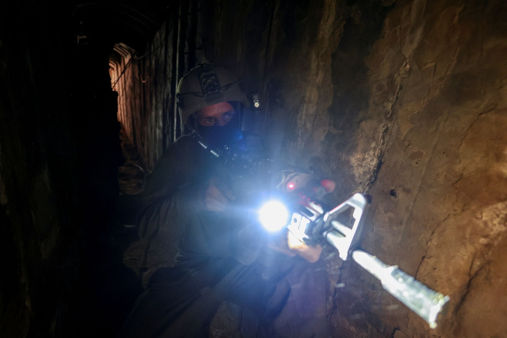Toàn cảnh đường hầm của Hamas ở Dải Gaza - Ảnh 5.