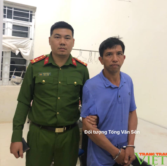 Lai Châu: Bắt nhanh đối tượng giở trò sàm sỡ rồi cướp tài sản - Ảnh 2. Lai Châu: Bắt nhanh đối tượng giở trò sàm sỡ rồi cướp tài sản - Ảnh 2.