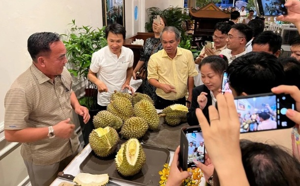 Nhóm nhà đầu tư đăng ký mua 130 triệu cổ phiếu nhà bầu Đức, có &quot;bóng dáng&quot; của 2 nhà băng lớn - Ảnh 1.