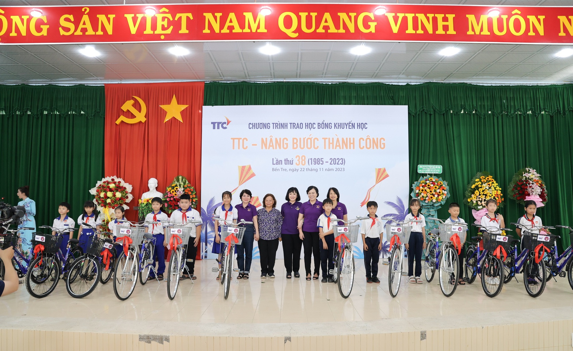 Trao học bổng “TTC – “Nâng bước thành công” lần thứ 38 năm 2023 - Ảnh 7.