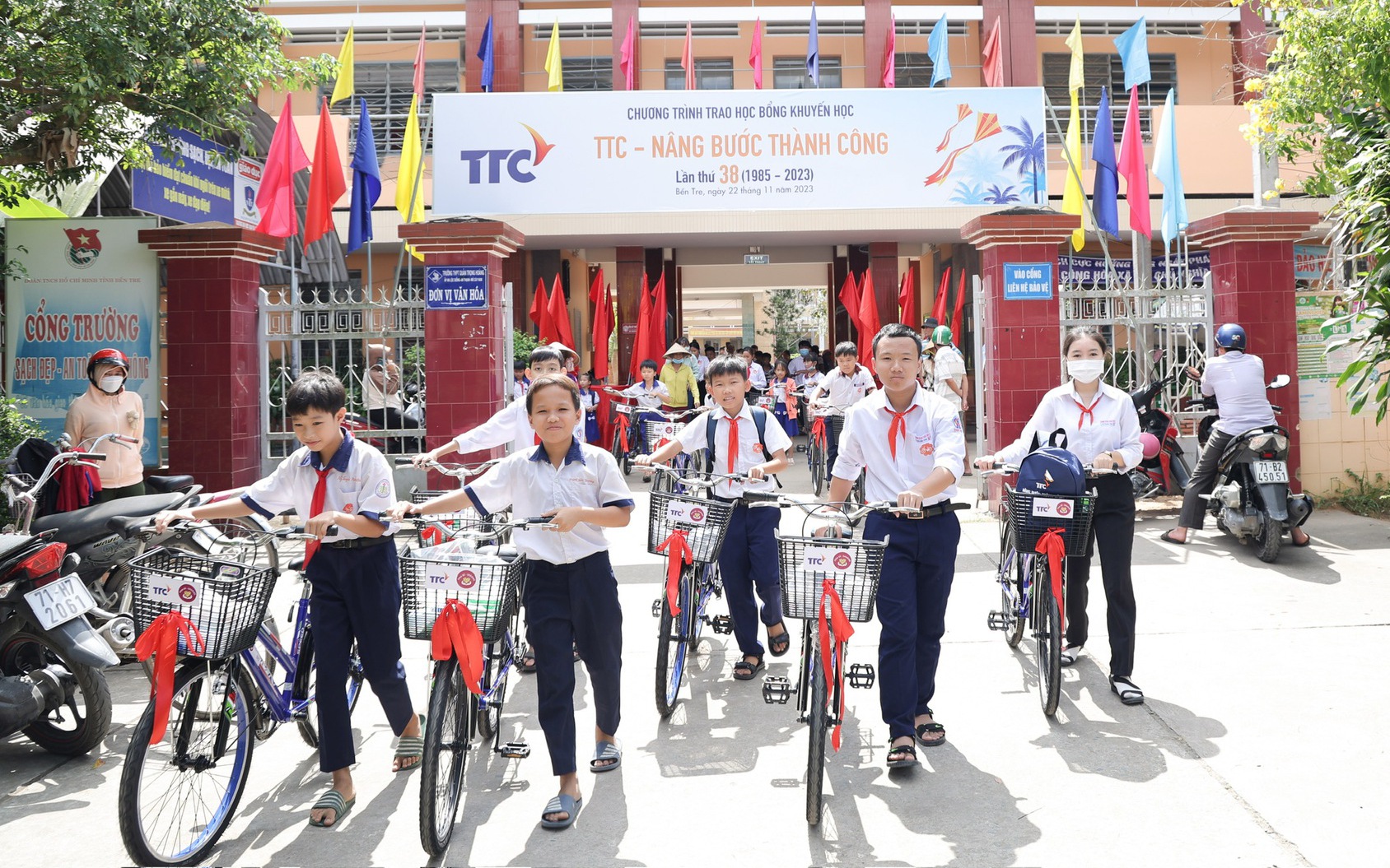 Trao học bổng “TTC – “Nâng bước thành công” lần thứ 38 