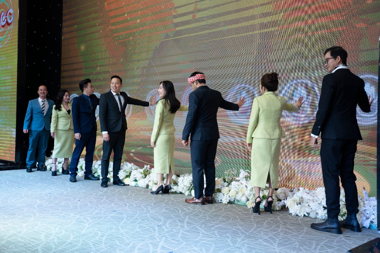 Nha Trang: Again Group ra mắt cộng đồng và nền tảng 9 KOC - Ảnh 1. Nha Trang: Again Group ra mắt cộng đồng và nền tảng 9 KOC - Ảnh 1.