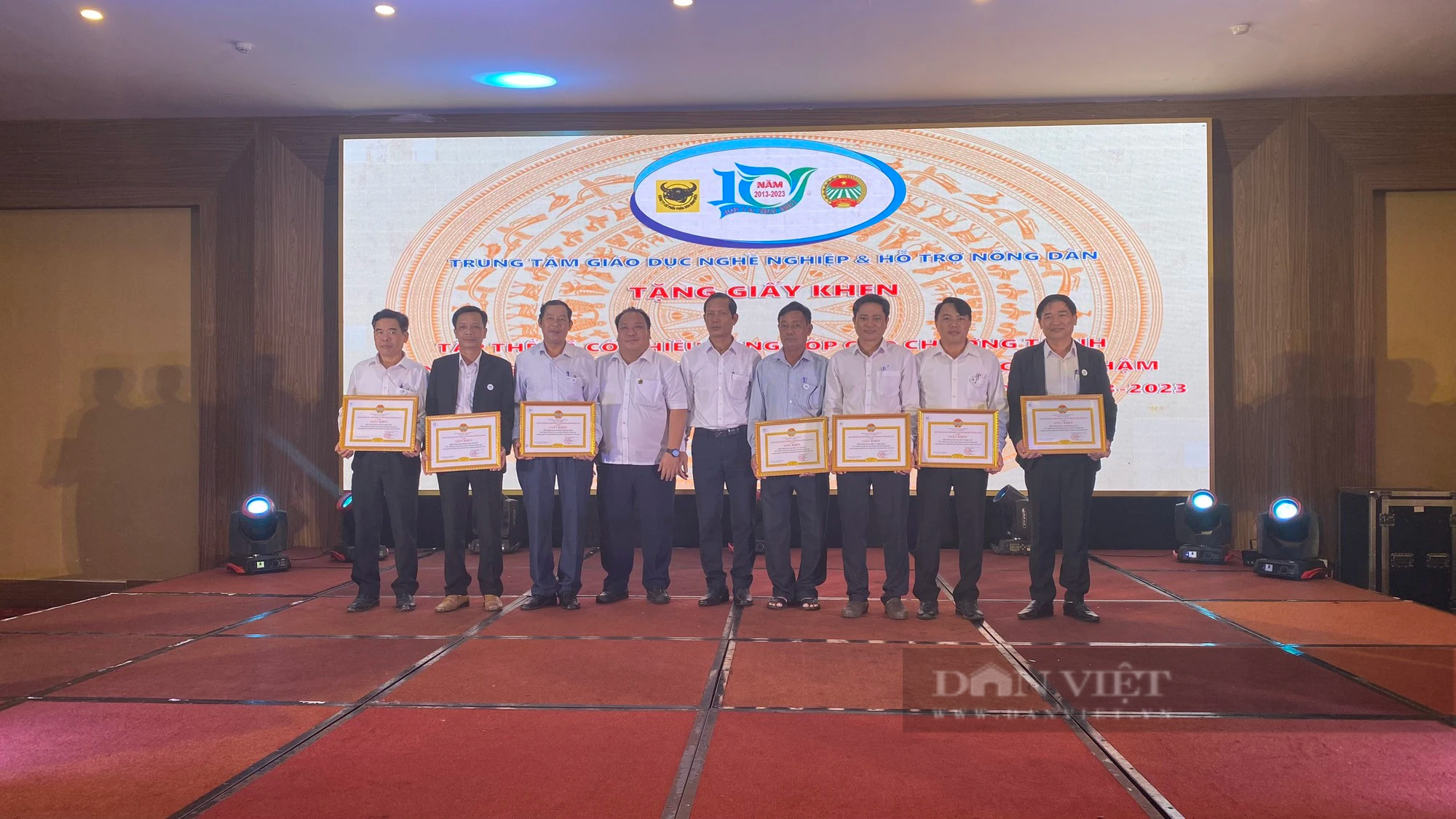 Nông dân Quảng Nam chi 300 tỷ đồng mua phân bón giúp đồng ruộng, cây cối xanh tốt trĩu quả - Ảnh 5.